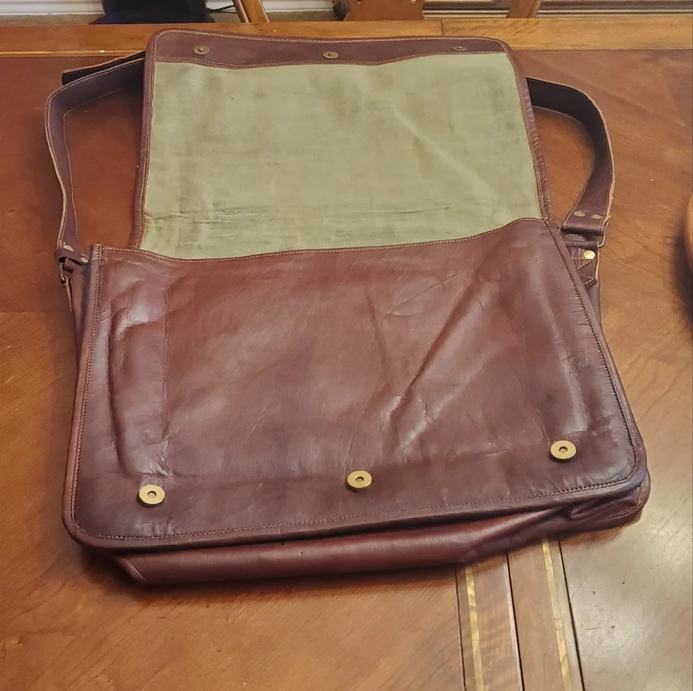 Oil Tanned Leather Vintage Messenger Crossbody Bag